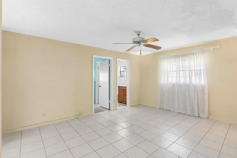 1802 Sw 13th Avenue Boynton Beach FL 33426