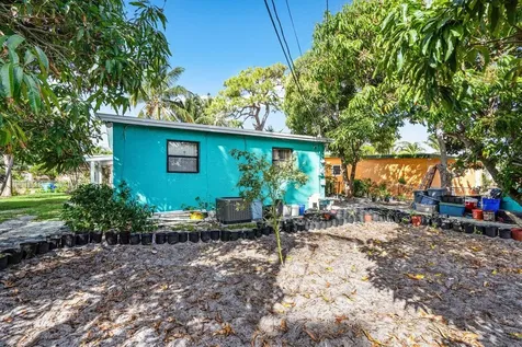 2350 Nw 2nd Street Boynton Beach FL 33435