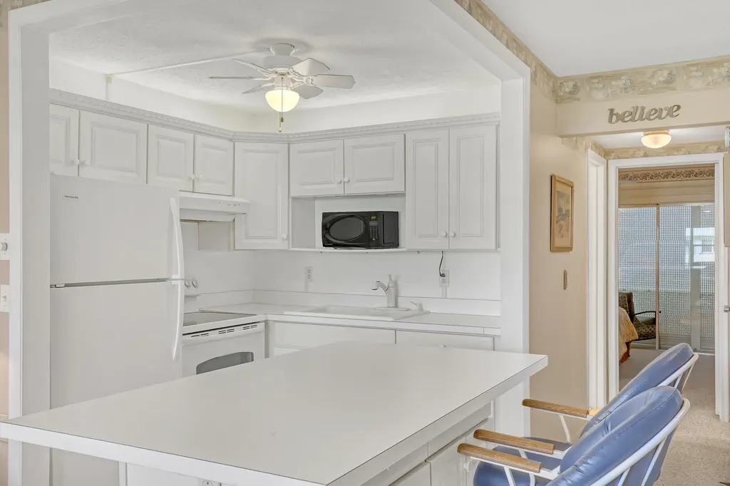 680 Horizons Boynton Beach FL 33435