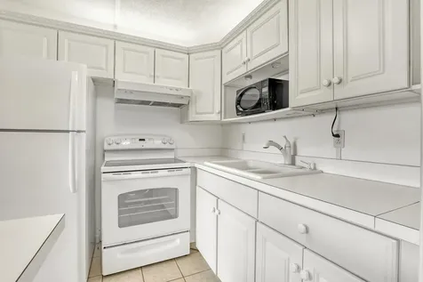 680 Horizons Boynton Beach FL 33435