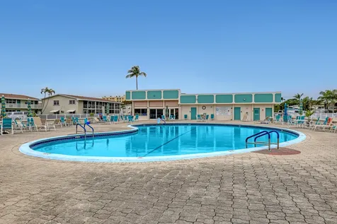 680 Horizons Boynton Beach FL 33435
