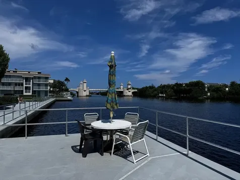 680 Horizons Boynton Beach FL 33435