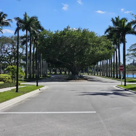 7664 Pine Island Way West Palm Beach FL 33411