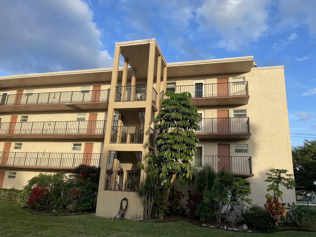 225 Bonnie Boulevard Palm Springs FL 33461