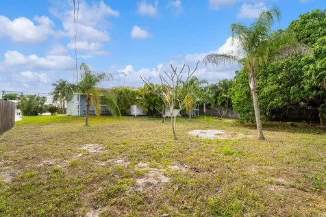 4805 Se Manatee Terrace Stuart FL 34997