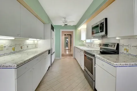 6 Clubhouse Lane Boynton Beach FL 33436