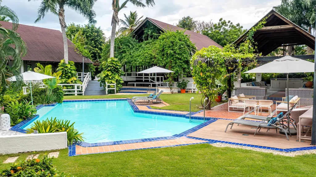 12 Bahia Minitas Casa de Campo DR 22000