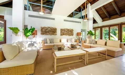 12 Bahia Minitas Casa de Campo DR 22000
