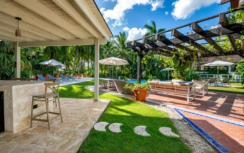 12 Bahia Minitas Casa de Campo DR 22000