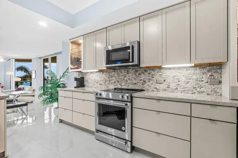 2650 Lake Shore Drive Riviera Beach FL 33404