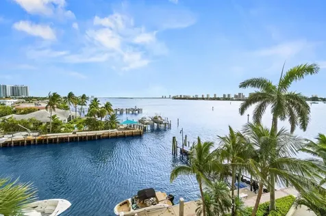 2650 Lake Shore Drive Riviera Beach FL 33404