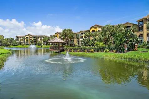 15 Uno Lago Drive Juno Beach FL 33408
