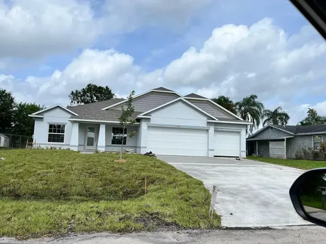 209 Sw Christmas Terrace Port Saint Lucie FL 34984