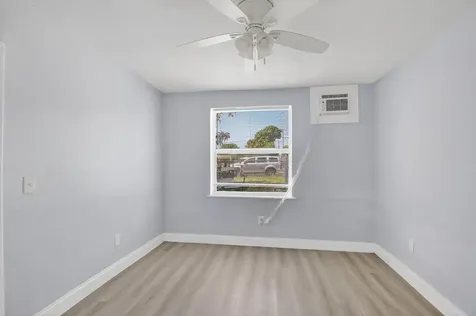 323 S E Street Lake Worth Beach FL 33460