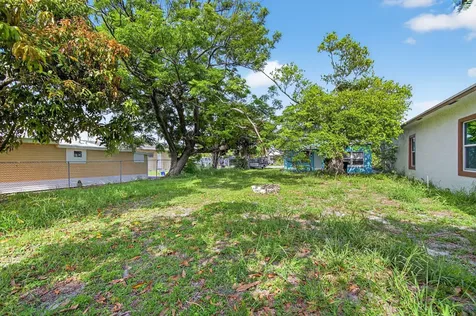 323 S E Street Lake Worth Beach FL 33460