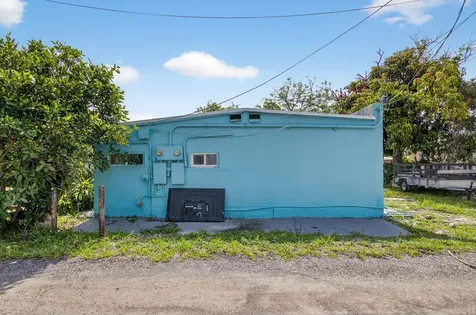 323 S E Street Lake Worth Beach FL 33460