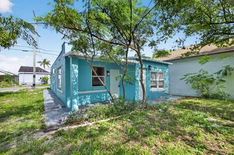 323 S E Street Lake Worth Beach FL 33460