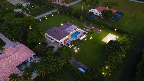 875 Nw 120th Avenue Plantation FL 33325