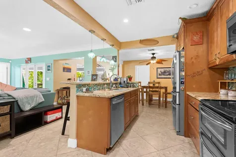 1098 Sw 2nd Street Boca Raton FL 33486