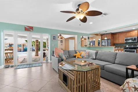 1098 Sw 2nd Street Boca Raton FL 33486