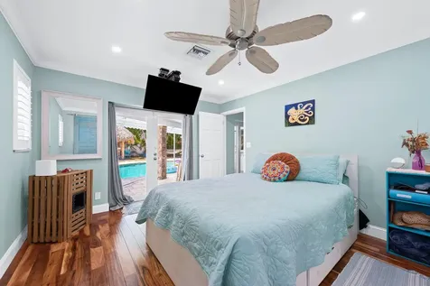 1098 Sw 2nd Street Boca Raton FL 33486