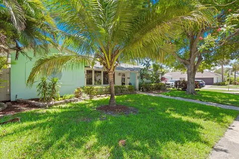 1098 Sw 2nd Street Boca Raton FL 33486