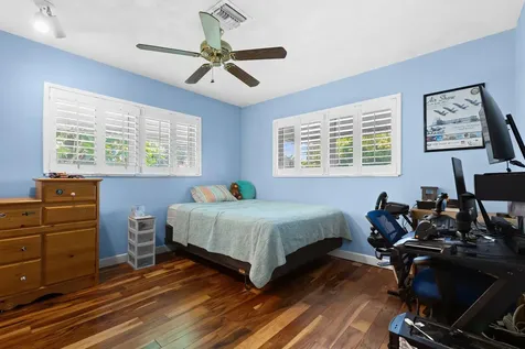 1098 Sw 2nd Street Boca Raton FL 33486