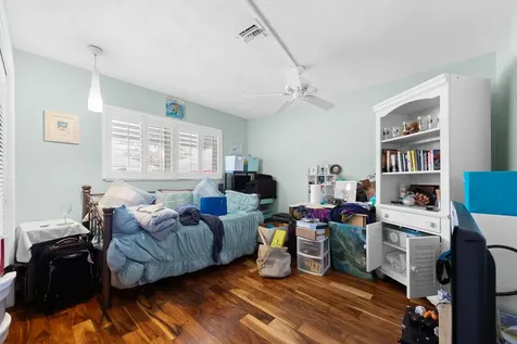 1098 Sw 2nd Street Boca Raton FL 33486