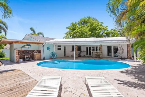 1098 Sw 2nd Street Boca Raton FL 33486