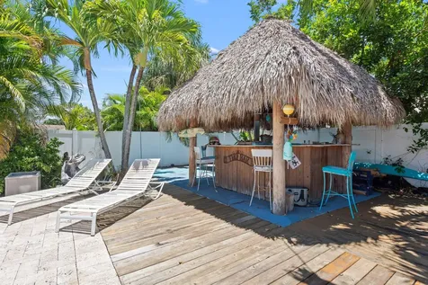 1098 Sw 2nd Street Boca Raton FL 33486