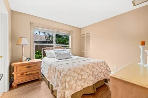 9556 E Lake Drive Boca Raton FL 33434