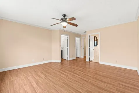 9556 E Lake Drive Boca Raton FL 33434