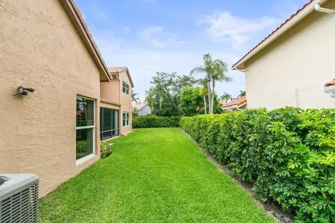 9556 E Lake Drive Boca Raton FL 33434