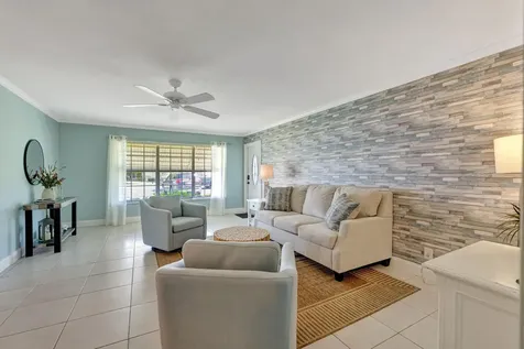 215 Manatee Lane Fort Pierce FL 34952