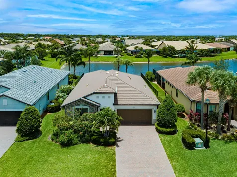 649 Se Monteiro Drive Port Saint Lucie FL 34984