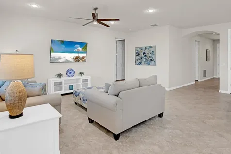 649 Se Monteiro Drive Port Saint Lucie FL 34984