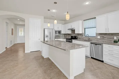 649 Se Monteiro Drive Port Saint Lucie FL 34984