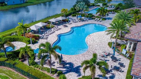 649 Se Monteiro Drive Port Saint Lucie FL 34984
