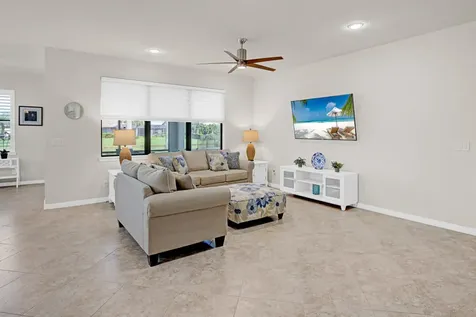 649 Se Monteiro Drive Port Saint Lucie FL 34984