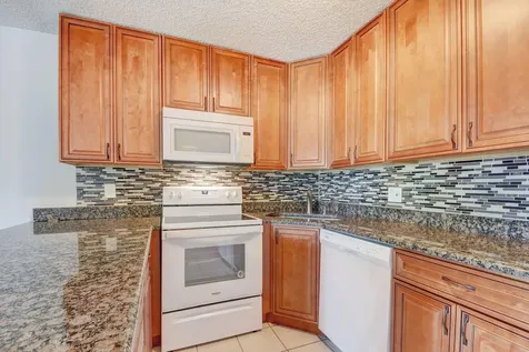 4844 Sable Pine D2 Circle West Palm Beach FL 33417