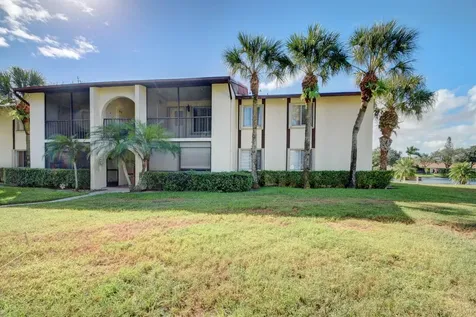 4844 Sable Pine D2 Circle West Palm Beach FL 33417