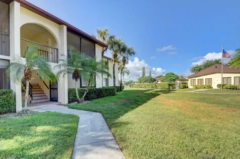 4844 Sable Pine D2 Circle West Palm Beach FL 33417