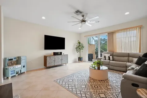 524 Sw Glen Crest Way Stuart FL 34997