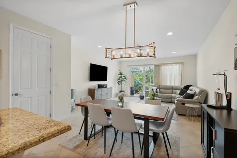 524 Sw Glen Crest Way Stuart FL 34997