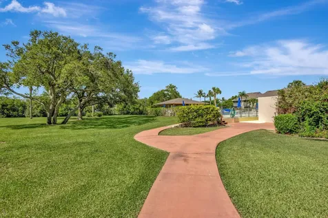 3209 S Lakeview Circle Hutchinson Island FL 34949