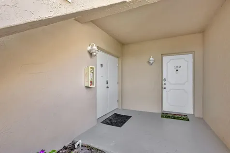 3209 S Lakeview Circle Hutchinson Island FL 34949