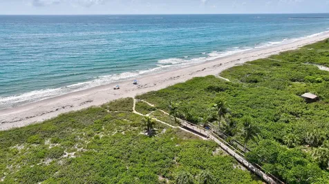 3209 S Lakeview Circle Hutchinson Island FL 34949