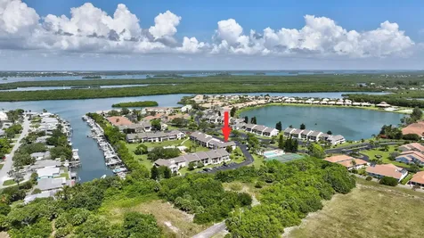 3209 S Lakeview Circle Hutchinson Island FL 34949