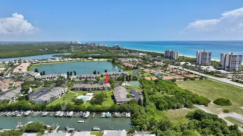 3209 S Lakeview Circle Hutchinson Island FL 34949