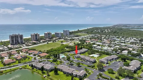 3209 S Lakeview Circle Hutchinson Island FL 34949